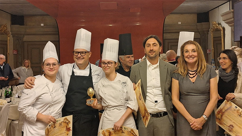 Nella foto la brigata che ha vinto il Radicchio d'Argento